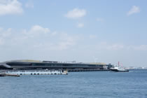 大桟橋と港